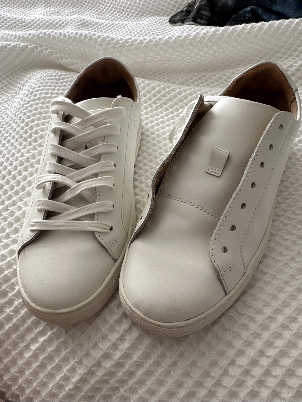 New Banana Republic Minimal White Leather Women's Sneakers 8.5